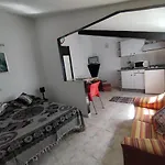 Ξενοδοχείο με διαμερίσματα Blanco Y Negro