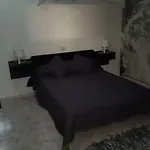 Ξενοδοχείο με διαμερίσματα Blanco Y Negro