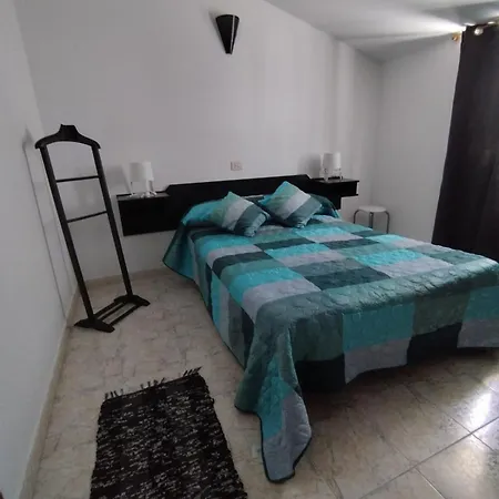 Апарт-отель Blanco Y Negro А-Гуарда